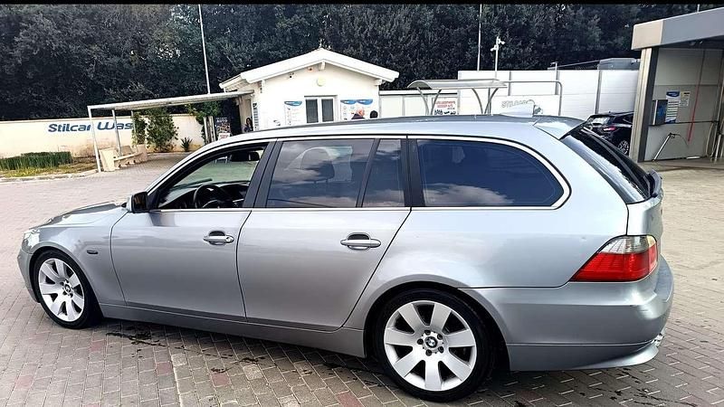 Usata BMW 530 218 CV (160 kW) 2005 Station wagon