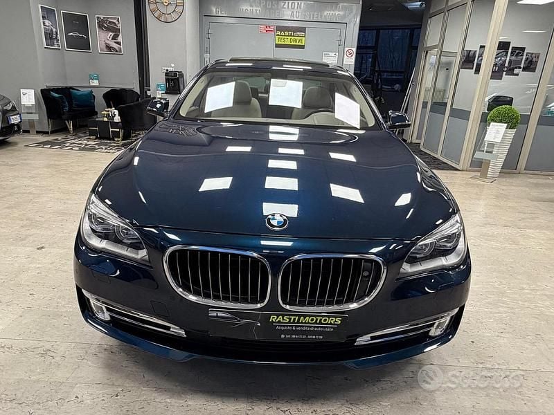 Usata BMW 750 Comfort Edition 449 CV (330 kW) 2013 Blu Berlina
