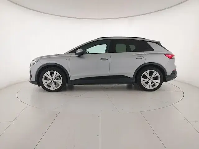 Usata Audi Q4 e-tron S-Line 210 kW (286 CV) 2024 Argento fioretto metallizzato SUV