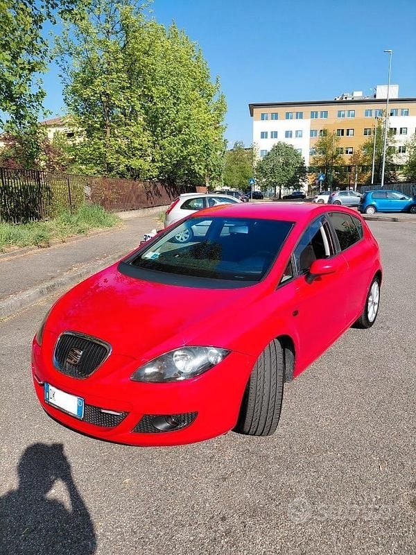Usata Seat Leon Stylance 105 CV (77 kW) 2007 Rosso Utilitaria