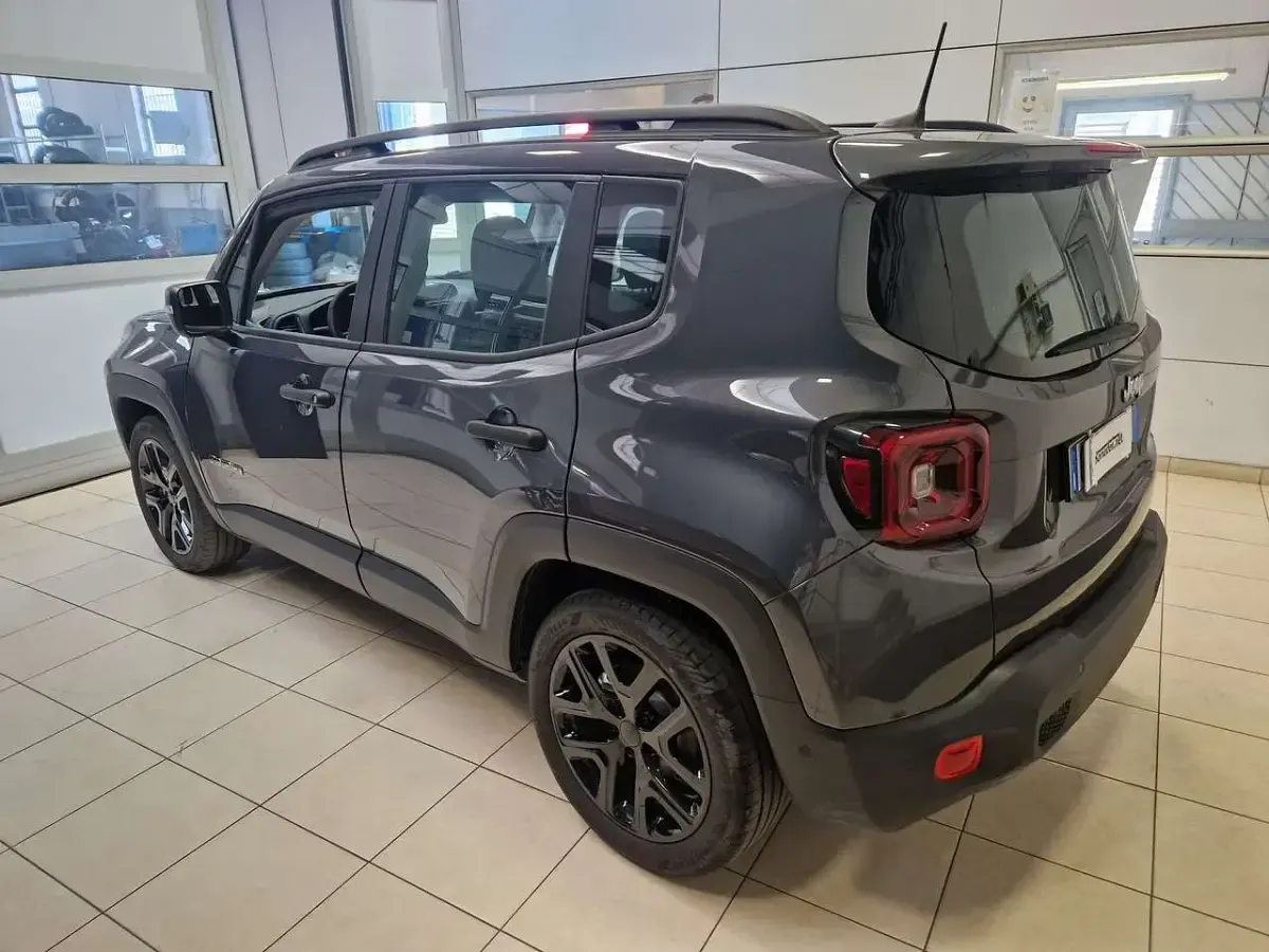 Usata Jeep Renegade Summit 131 CV (96 kW) 2025 Grigio SUV