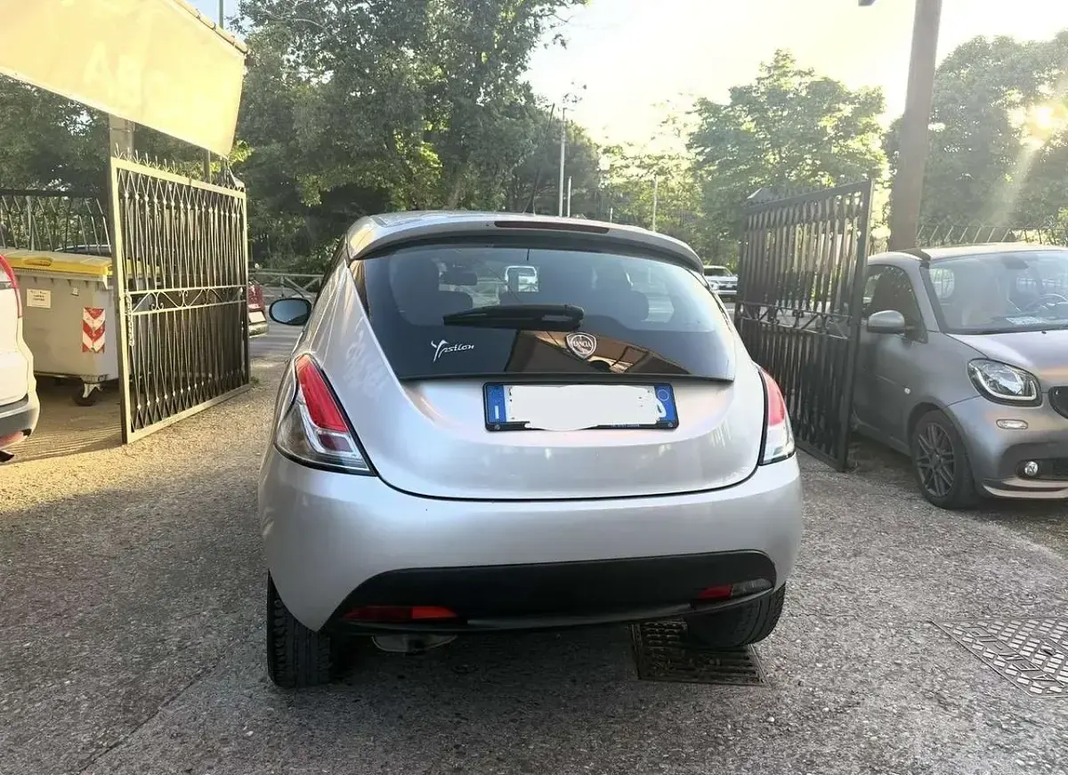 Usata Lancia Ypsilon Gold 95 CV (69 kW) 2012 Other Utilitaria