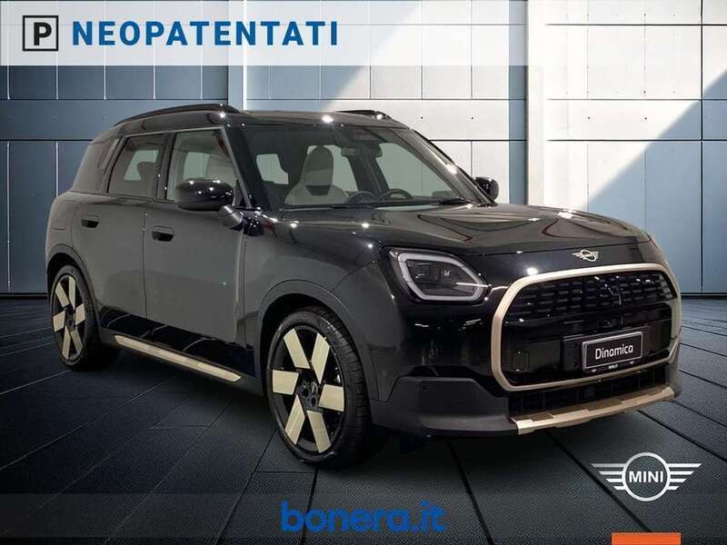 Usata Mini Cooper S Countryman Favoured 150 kW (204 CV) 2024 Midnight black ii SUV