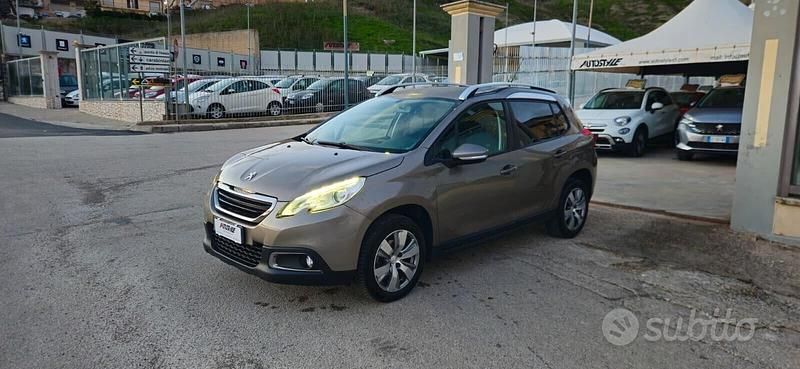 Usata Peugeot 2008 Allure 100 CV (73 kW) 2016 Beige SUV