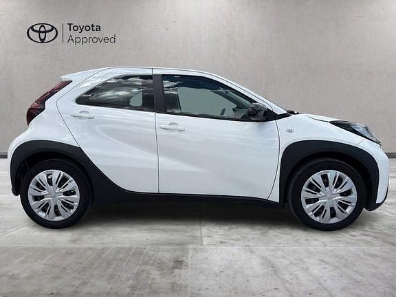Usata Toyota Aygo X Active 72 CV (52 kW) 2022 Bianco SUV