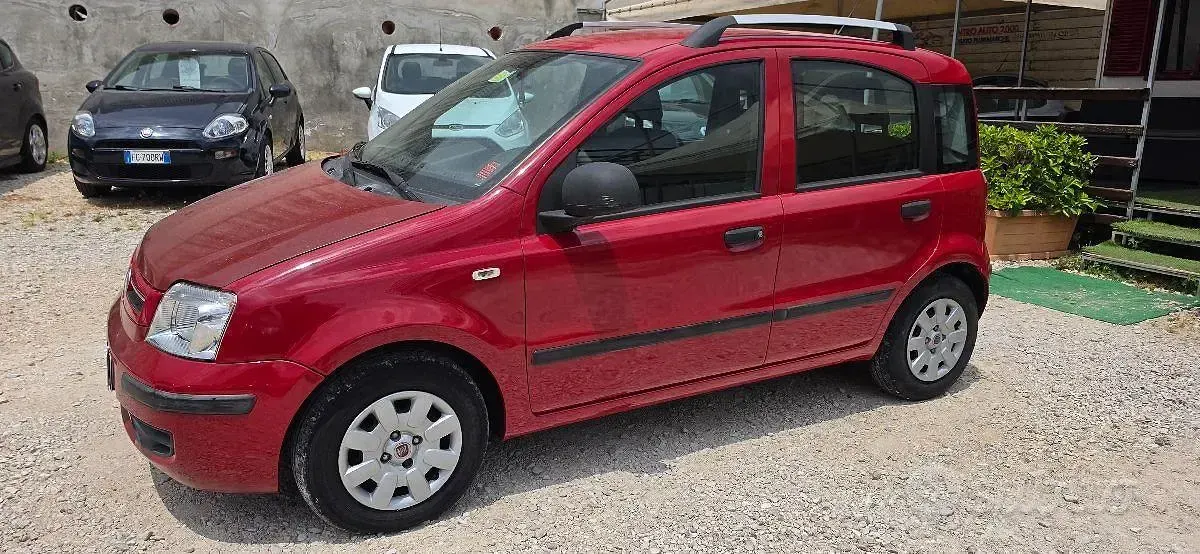 Usata Fiat Panda Dynamic 68 CV (50 kW) 2011 Rosso Utilitaria