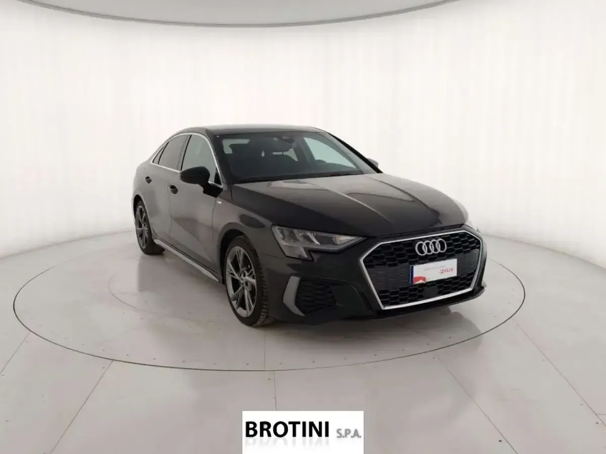 Usata Audi A3 S-Line 116 CV (85 kW) 2024 Nero metallizzato Berlina