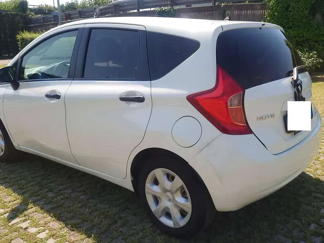 Używany Nissan Note 80 KM (58 kW) 2015 Biały Hatchback