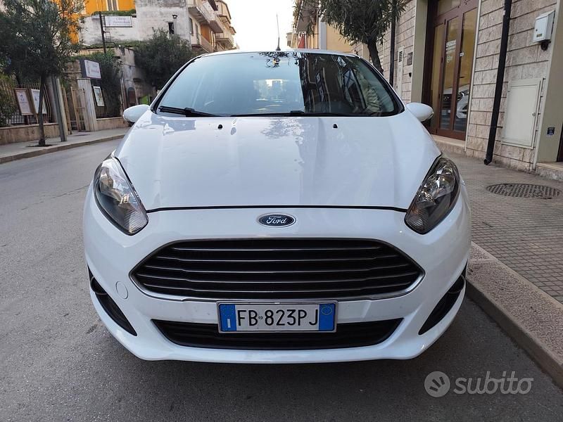 Usata Ford Fiesta Business Edition 75 CV (55 kW) 2016 Bianco Berlina