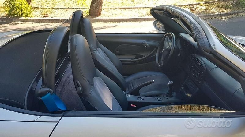 Usata Porsche 986 Boxster 220 CV (161 kW) 2000 Grigio Cabrio
