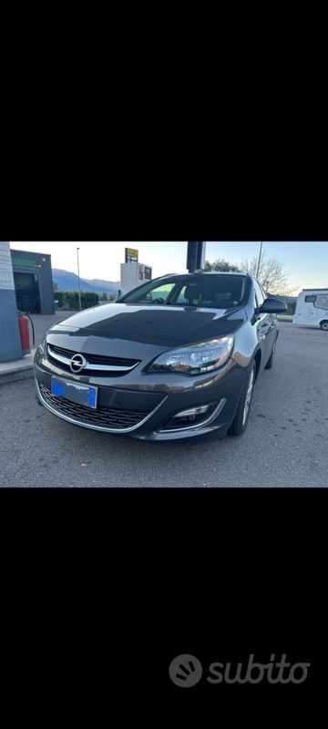Usata Opel Astra Sport 140 CV (102 kW) 2015 Grigio Station wagon