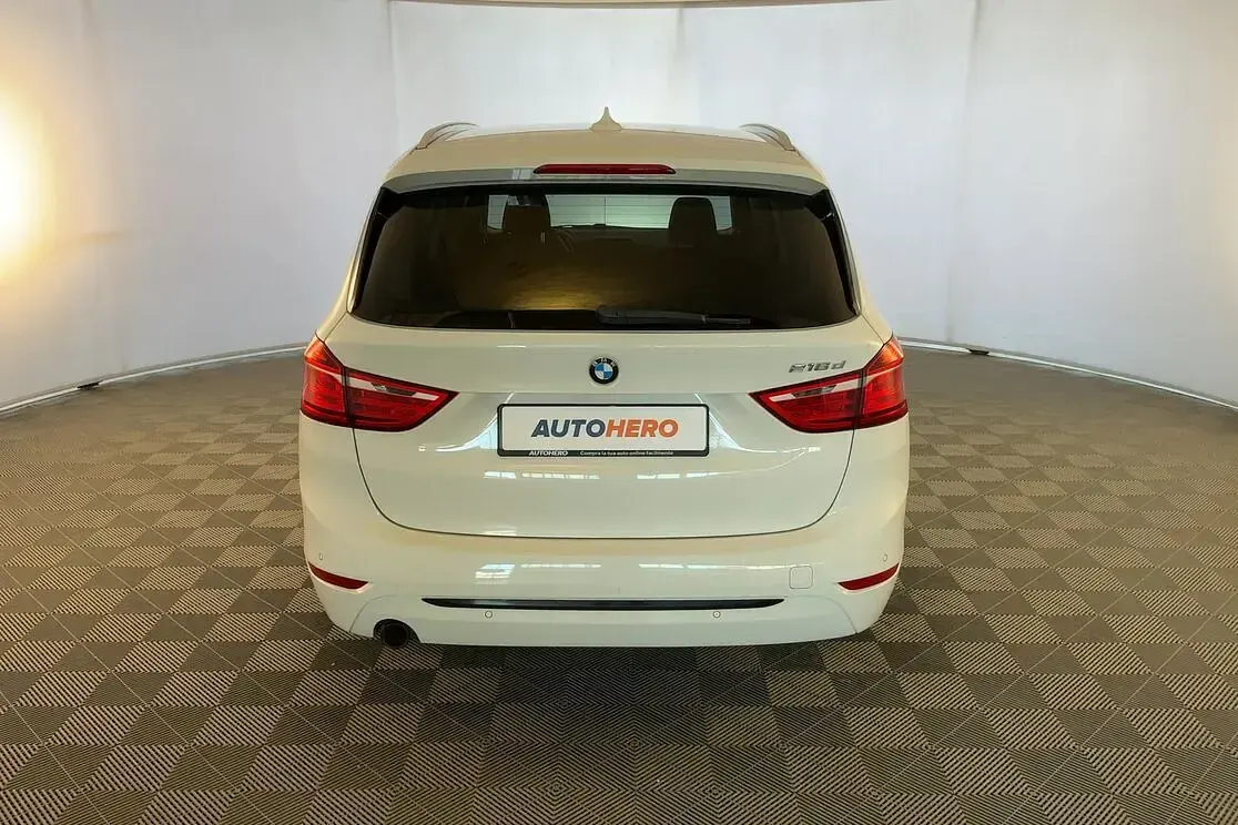 Begagnad BMW 216 Gran Tourer Sport Line 115 HK (84 kW) 2015 Vit Minibuss