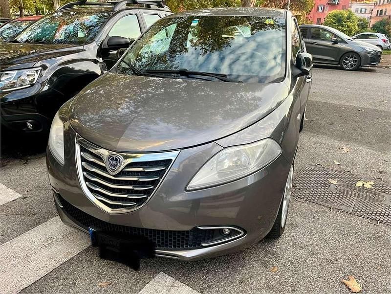 Usata Lancia Ypsilon Silver 86 CV (63 kW) 2011 Grigio Utilitaria