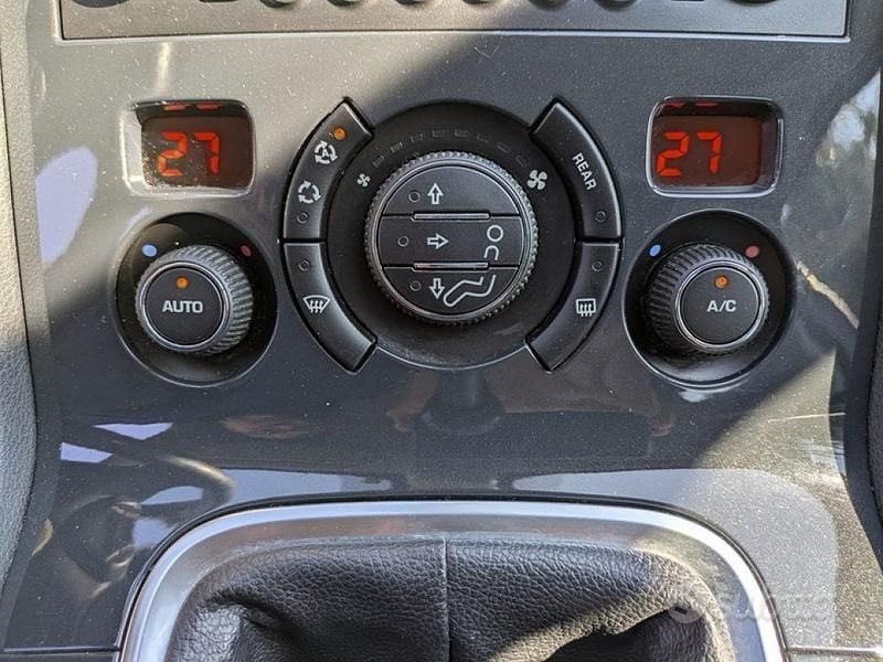 Usata Peugeot 5008 Active 120 CV (88 kW) 2015 Grigio Monovolume