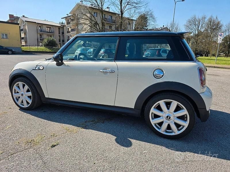 Usata Mini Cooper S 174 CV (127 kW) 2008 Bianco Utilitaria