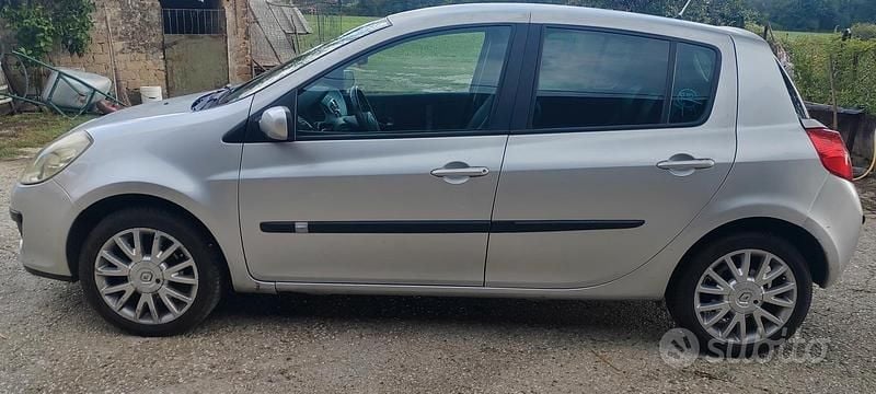 Usata Renault Clio III 85 CV (62 kW) 2007 Grigio Utilitaria