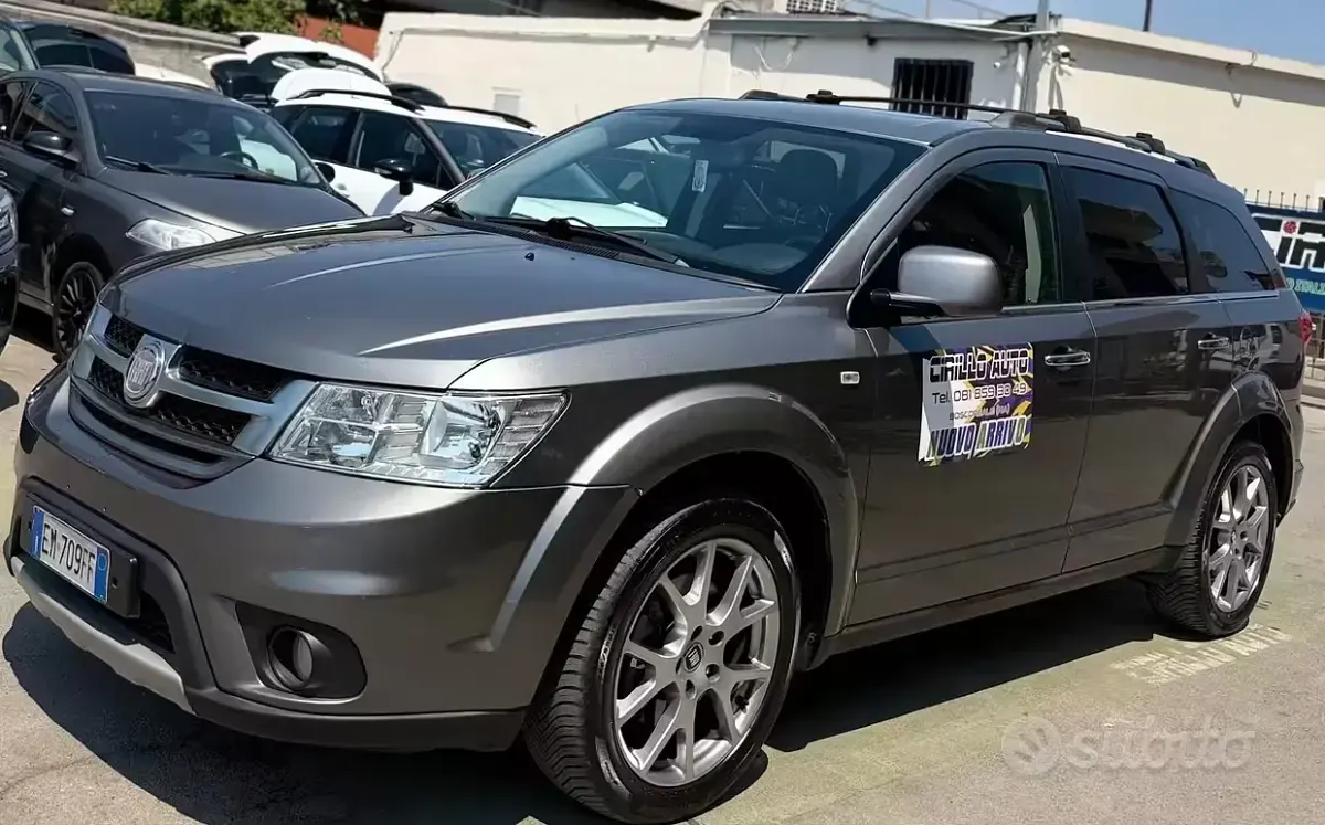 Usata Fiat Freemont 170 CV (125 kW) 2012 Grigio SUV