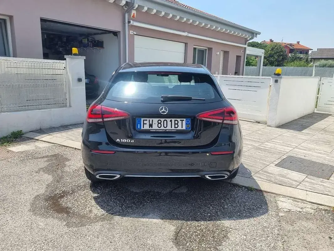 Usata Mercedes A180 116 CV (85 kW) 2019 Berlina
