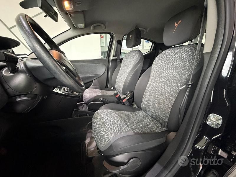 Usata Lancia Ypsilon 70 CV (51 kW) 2019 Nero Utilitaria