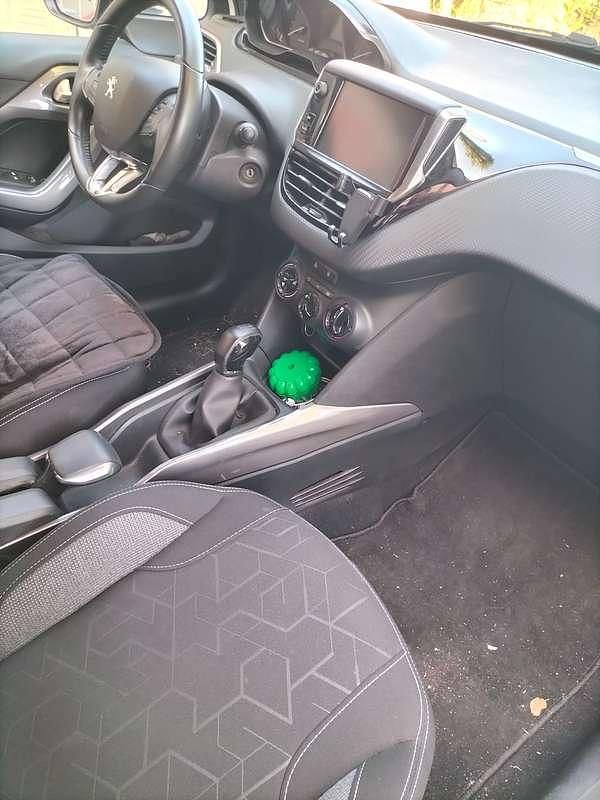 Używany Peugeot 2008 Active 83 KM (61 kW) 2019 Biały SUV
