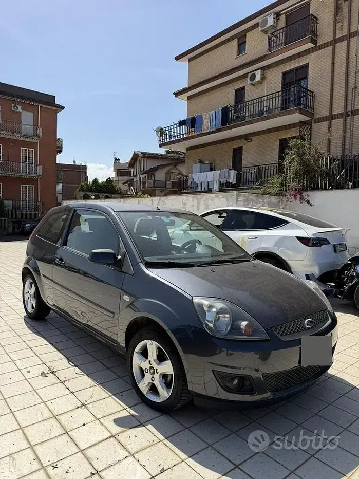 Usata Ford Fiesta Ghia 68 CV (50 kW) 2007 Utilitaria