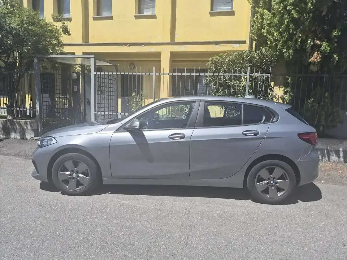 Usata BMW 116 Advantage 116 CV (85 kW) 2023 Grigio Utilitaria