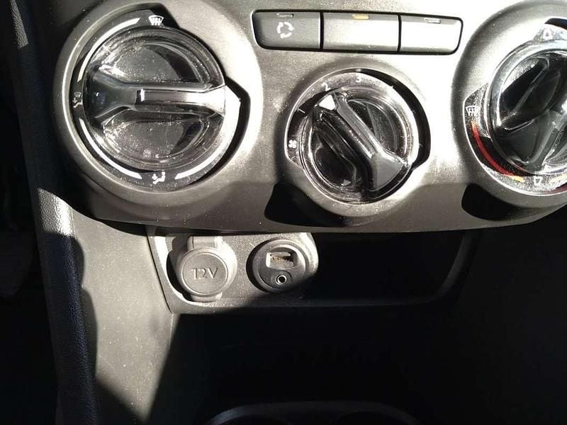 Usata Peugeot 208 75 CV (55 kW) 2017 Bianco Utilitaria