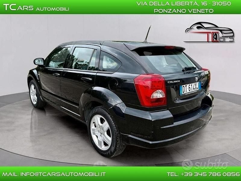 Usata Dodge Caliber 140 CV (102 kW) 2009 Nero Utilitaria