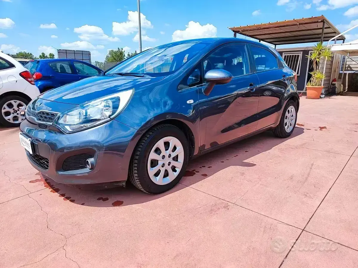 Usata Kia Rio EX 75 CV (55 kW) 2011 Nero Berlina