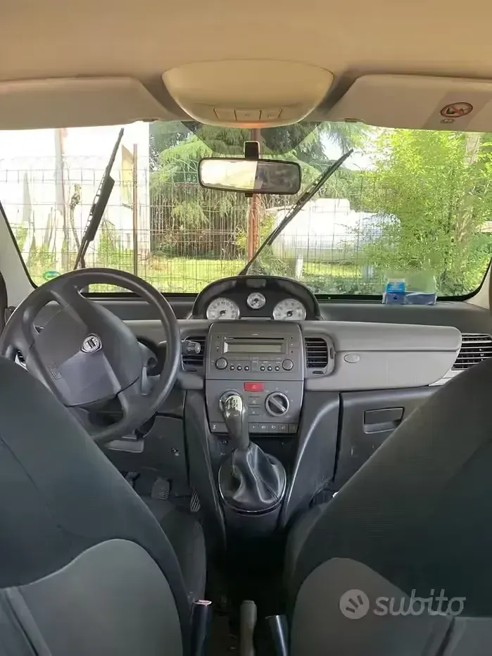 Usata Lancia Ypsilon 69 CV (50 kW) 2006 Nero Utilitaria