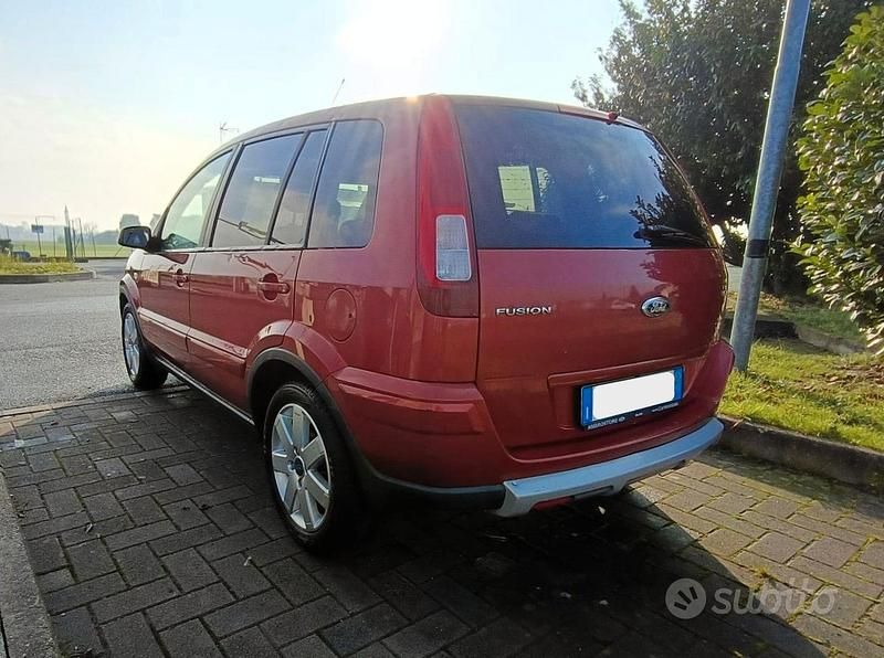 Usata Ford Fusion Collection 68 CV (50 kW) 2008 Rosso SUV