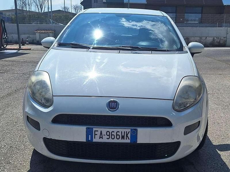 Usata Fiat Punto Street 75 CV (55 kW) 2015 Bianco Utilitaria