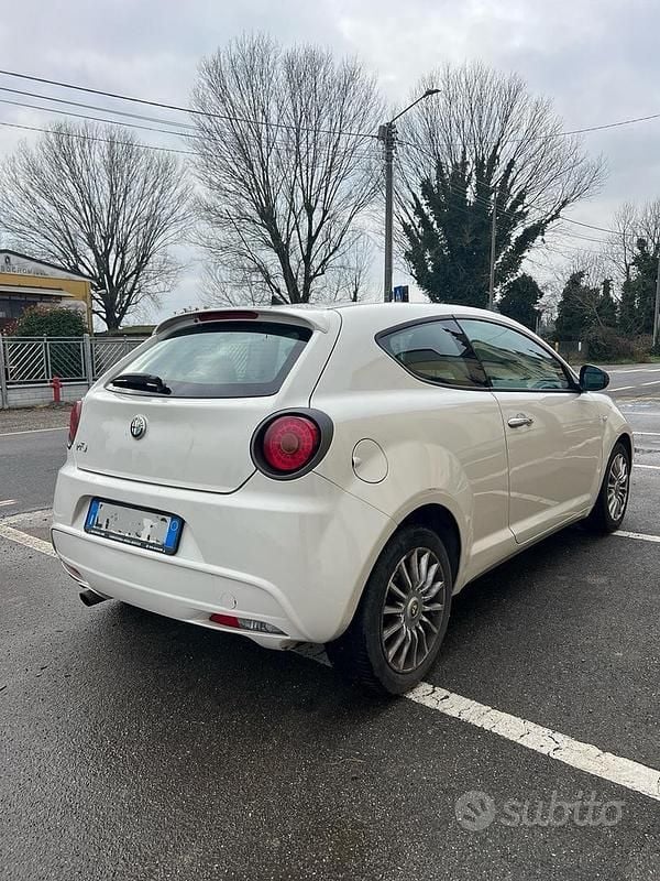 Usata Alfa Romeo MiTo Distinctive 84 CV (61 kW) 2014 Bianco Utilitaria