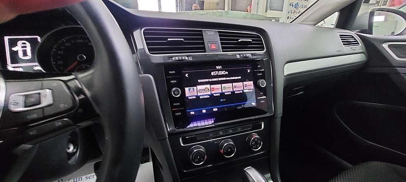 Usata VW Golf VIII 131 CV (96 kW) 2020 Argento Berlina