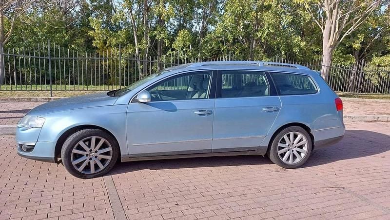 Grigio Usata 2009 VW Passat Highline Station wagon | 4200 € (Ottimo prezzo) - Immagine 1/4
