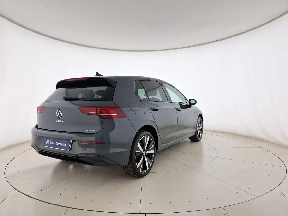 Nuova VW Golf VIII Edition 204 CV (150 kW) 2026 Dolphin grey metallizzato Berlina