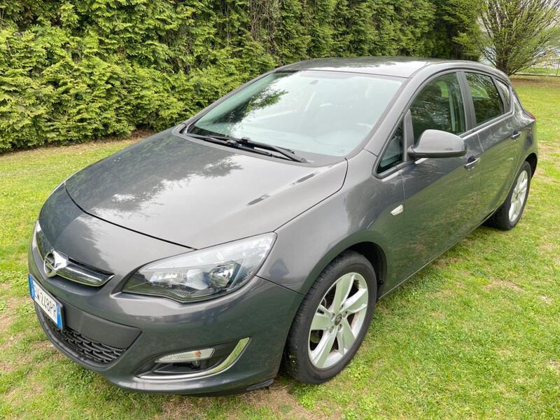 Usato 2014 Opel Astra 1.7 Diesel 110 CV (7.500 €)