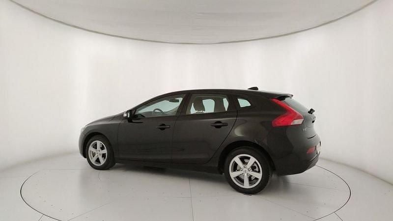 Usata Volvo V40 Business Edition 120 CV (88 kW) 2018 Nero Utilitaria