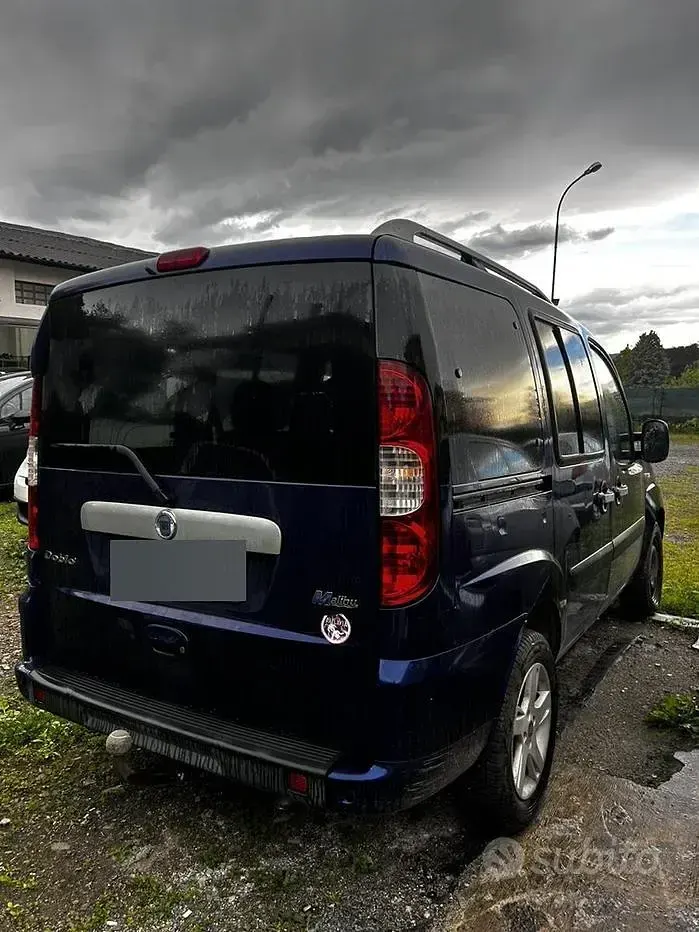 Käytetty Fiat Doblò 85 HP (62 kW) 2007 Sininen Tila-auto