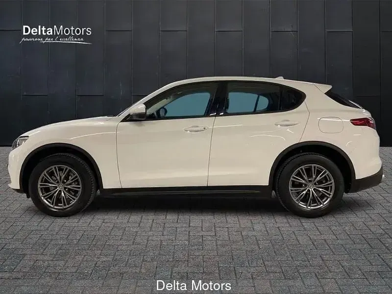 Usata Alfa Romeo Stelvio Business 201 CV (147 kW) 2019 Bianco SUV