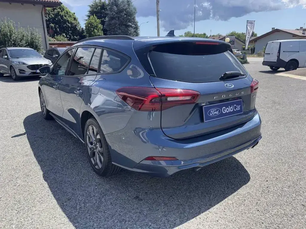 Usata Ford Focus ST-Line X 125 CV (91 kW) 2022 Blue metallic Station wagon