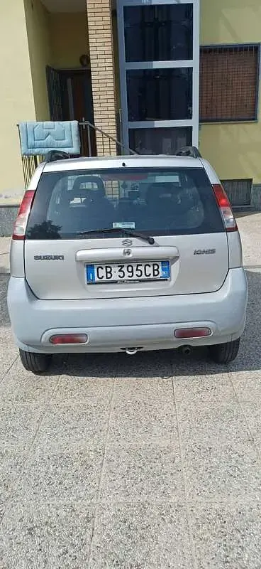 Usata Suzuki Ignis GL 83 CV (61 kW) 2002 Grigio Utilitaria