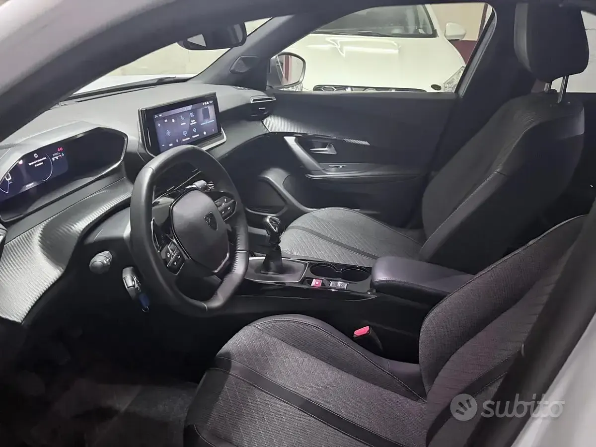Usata Peugeot 2008 100 CV (73 kW) 2024 Bianco SUV