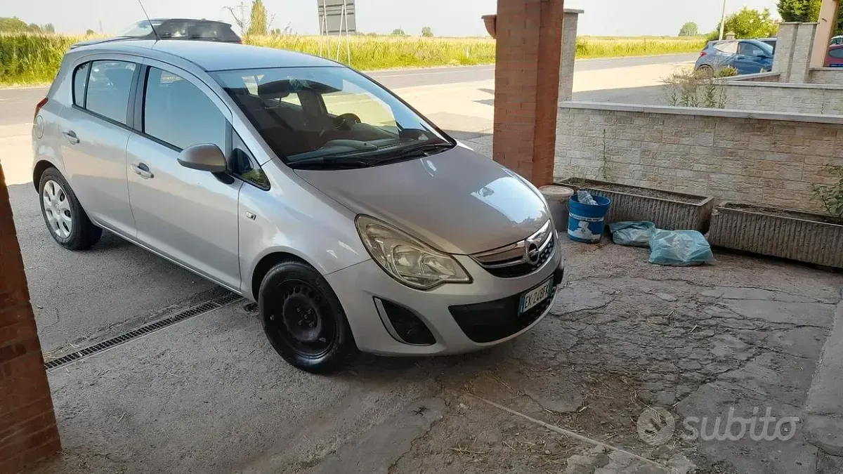 Usata Opel Corsa 75 CV (55 kW) 2011 Grigio Utilitaria