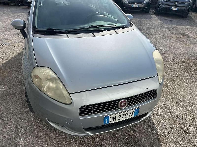 Usata Fiat Grande Punto Dynamic 75 CV (55 kW) 2008 Argento Utilitaria