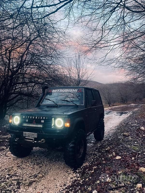Usata Mitsubishi Pajero 1987 Nero SUV