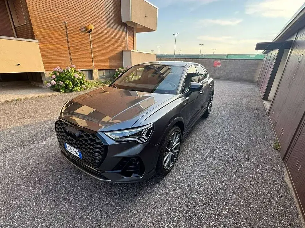 Usata Audi Q3 Sportback 150 CV (110 kW) 2024 Grigio SUV