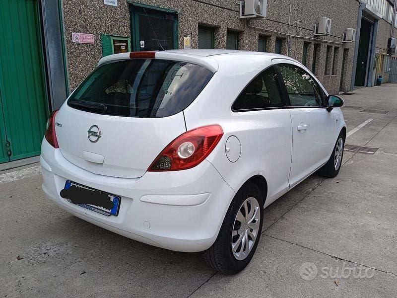 Usata Opel Corsa 90 CV (66 kW) 2015 Bianco Utilitaria
