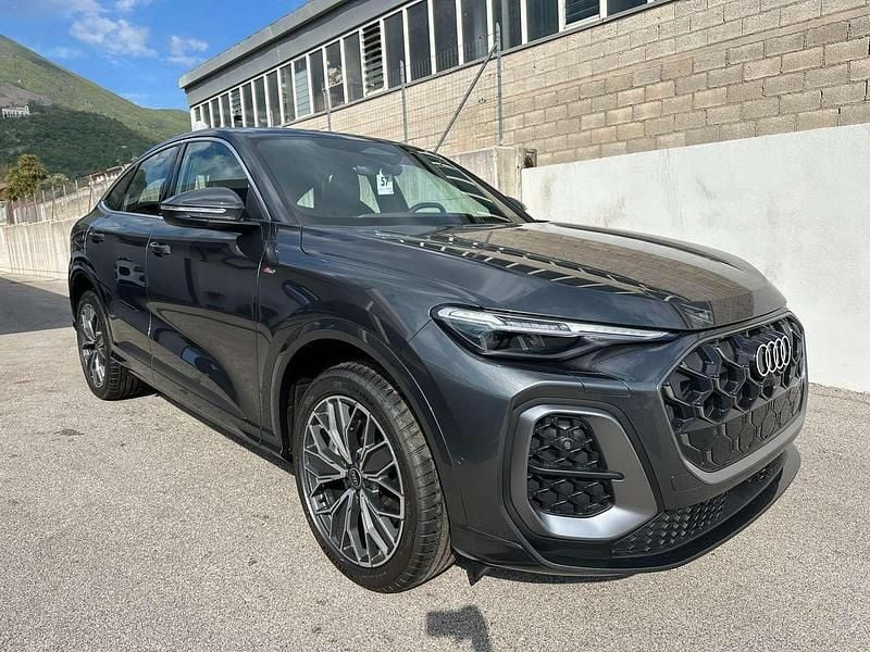 Nuova Audi Q5 Sportback S-Line 204 CV (150 kW) 2025 Grigio daytona perla SUV