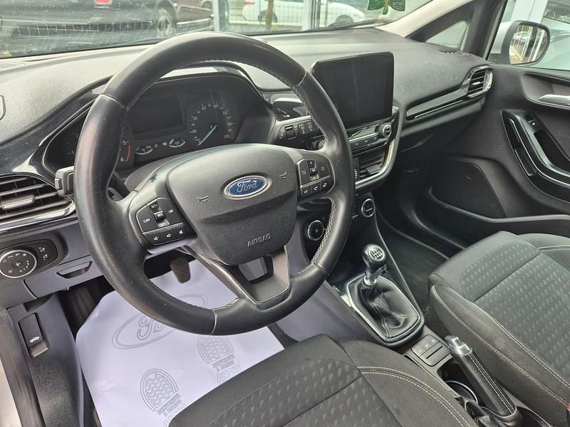 Usata Ford Fiesta Titanium 86 CV (63 kW) 2018 Argento Utilitaria